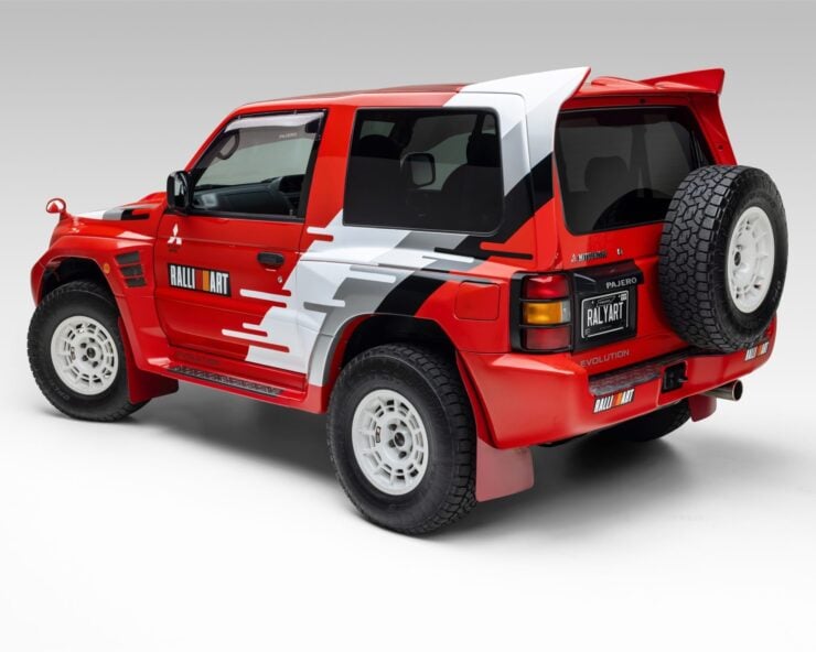 Mitsubishi Pajero Evolution 27