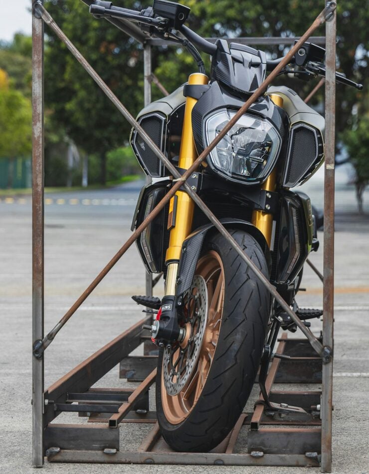 Ducati Diavel 1260 Lamborghini 12