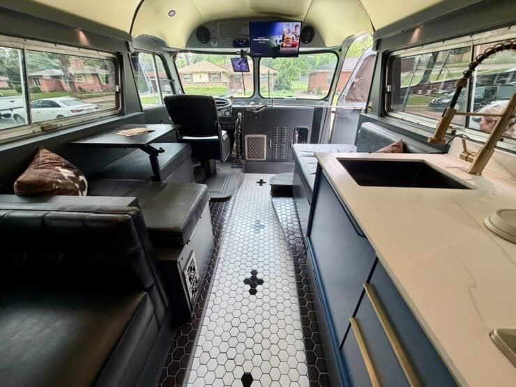 Flxible Visicoach Motorhome 18