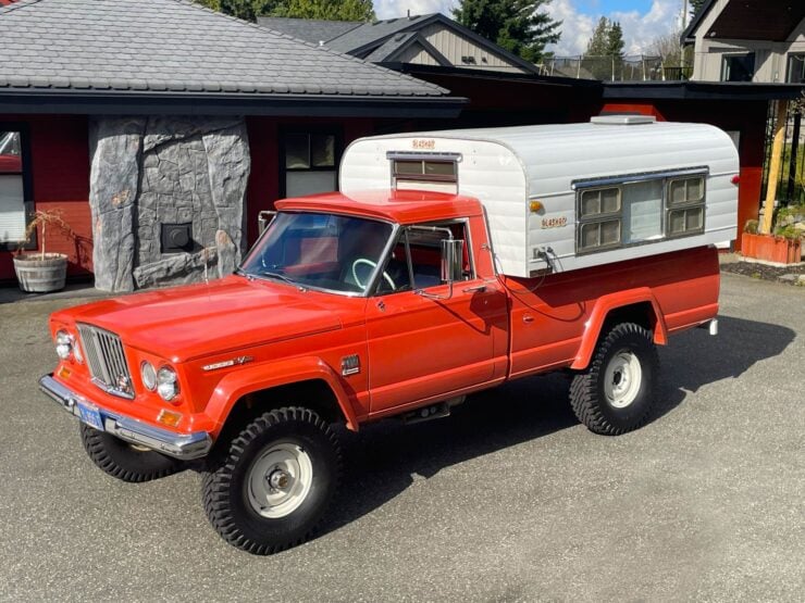 Jeep Gladiator And Alaskan Camper 1