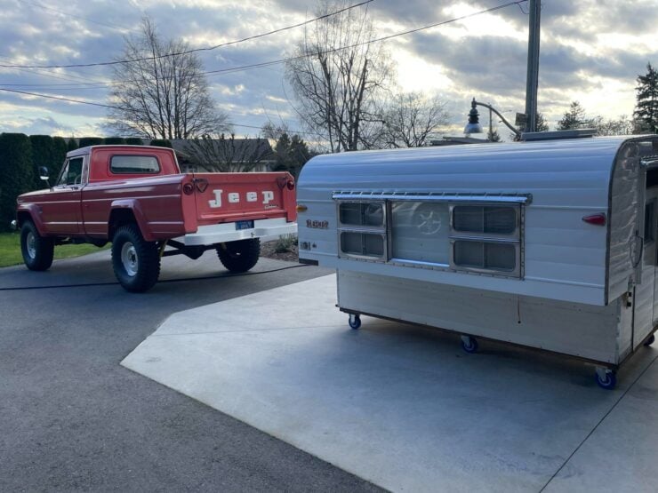 Jeep Gladiator And Alaskan Camper 16