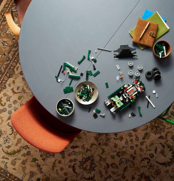 Lego Icons Jaguar E-Type 11
