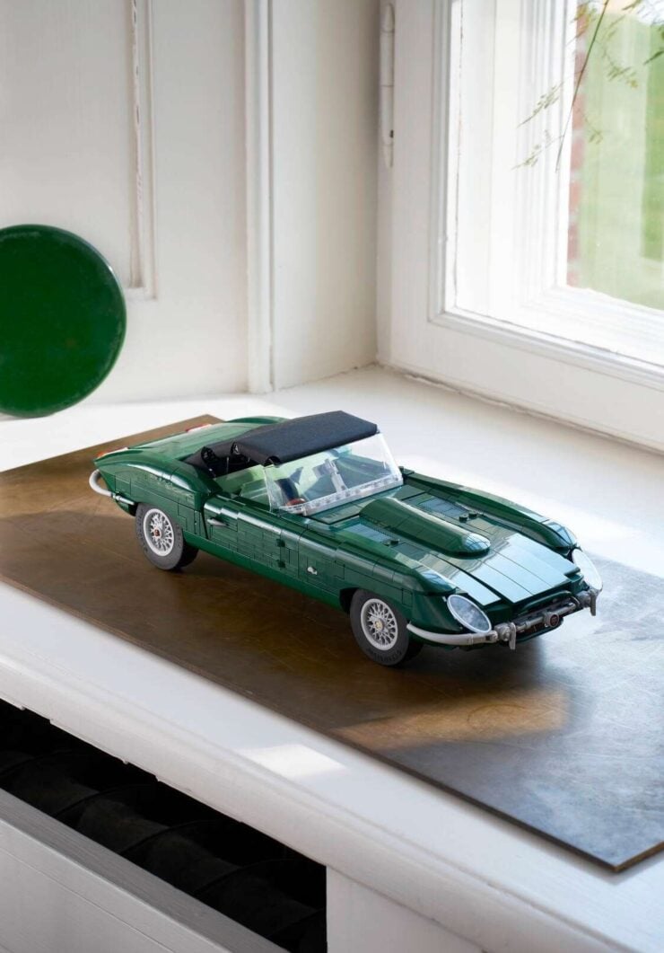 Lego Icons Jaguar E-Type 15