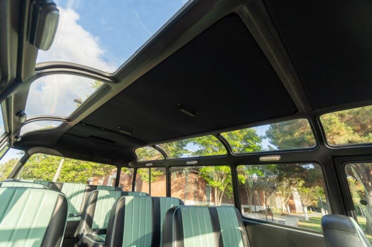 Mercedes-Benz O319 Panorama Bus LS3 V8 Swapped Sleeper 12