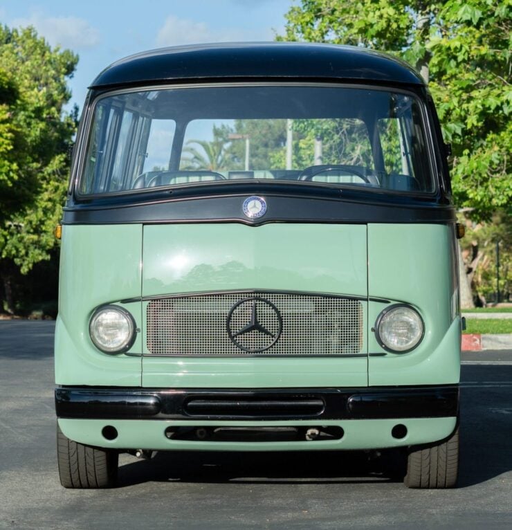 Mercedes-Benz O319 Panorama Bus LS3 V8 Swapped Sleeper 23