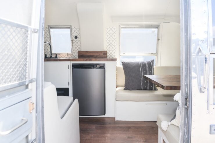 Airstream Land Yacht Safari 19
