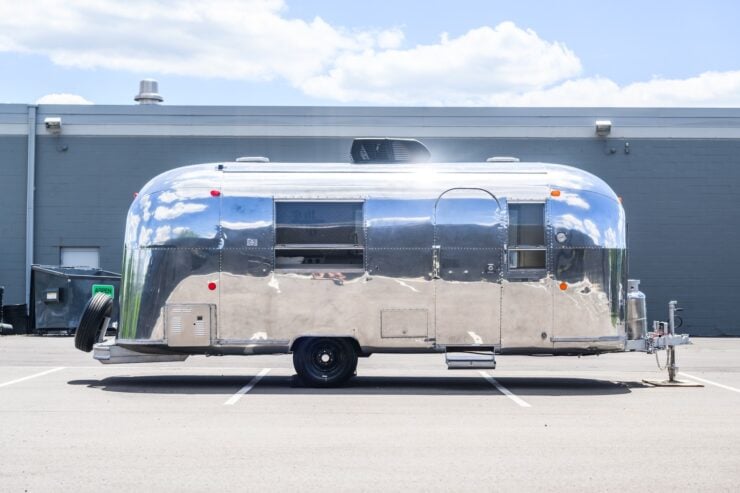 Airstream Land Yacht Safari 3
