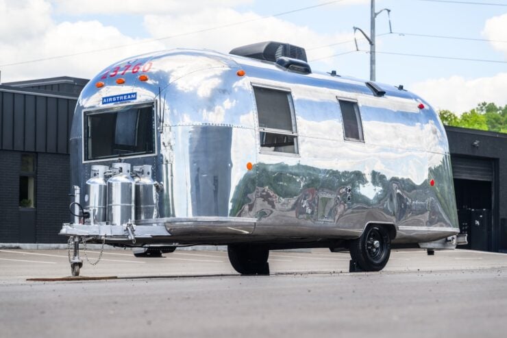 Airstream Land Yacht Safari 8