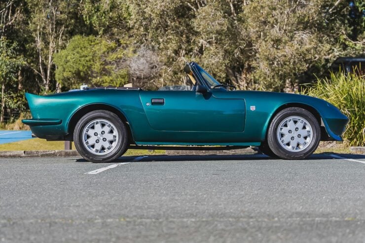 Evante Sports Car 4