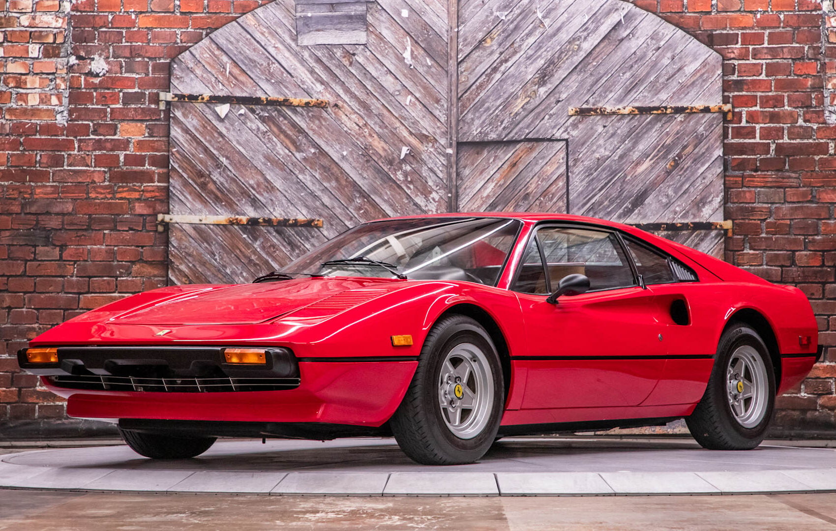 Único carro de produção em fibra de vidro da Ferrari: o 308 GTB “Vetroresina”