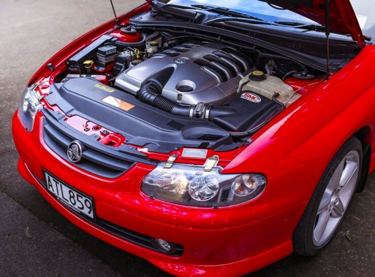 Holden Monaro CV8 18