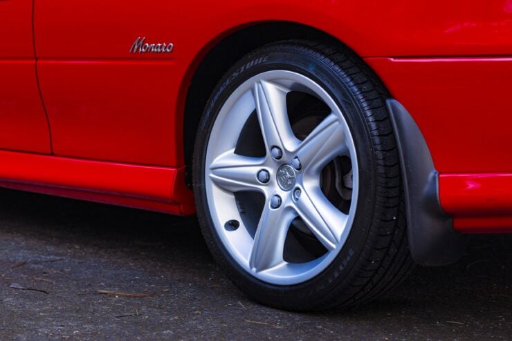 Holden Monaro CV8 27