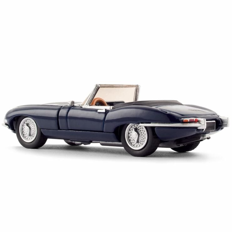 Hot Wheels x MoMA Jaguar E-Type Roadster 4