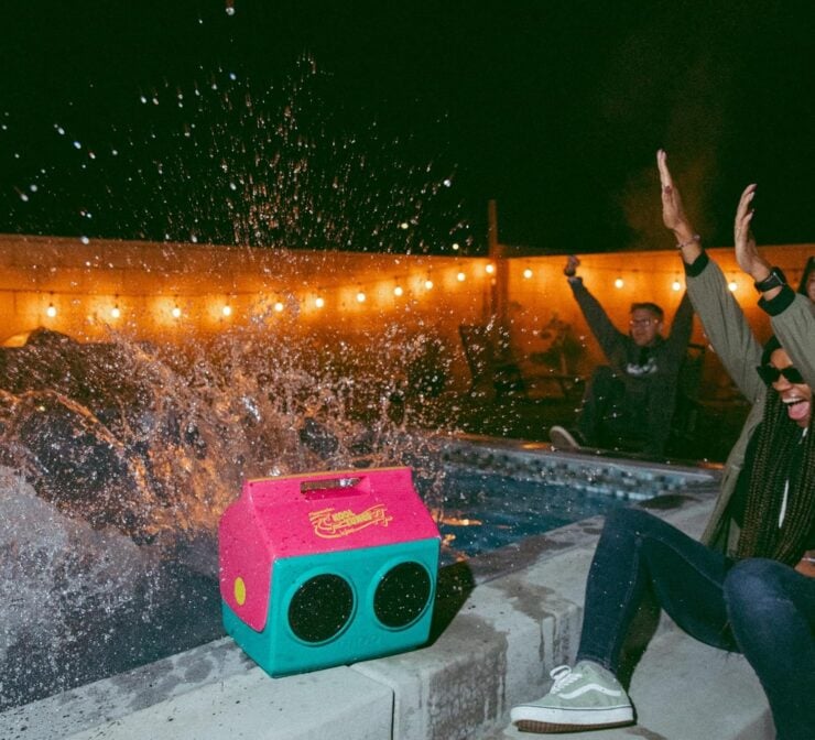 Igloo Kool Tunes Playmate Retro Bluetooth Boombox Cooler 4