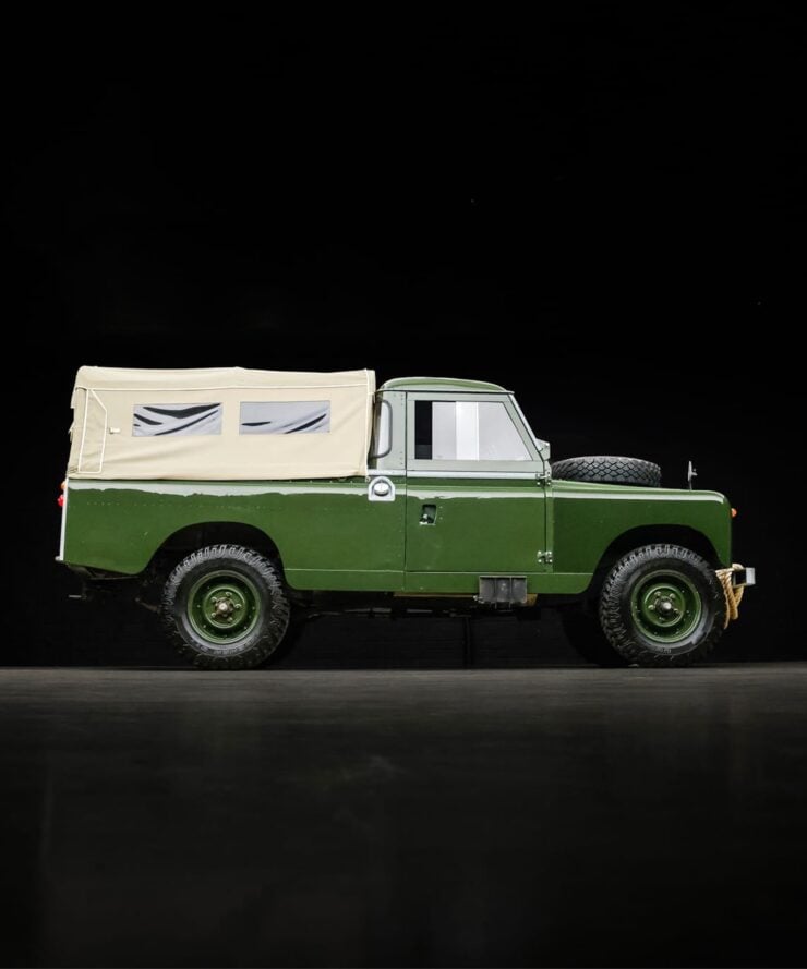 Land Rover Series II 12
