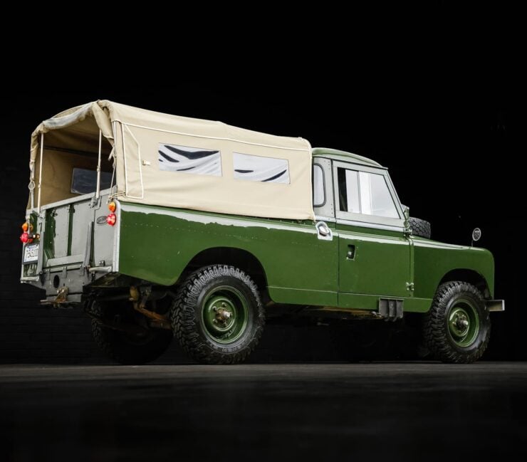 Land Rover Series II 15