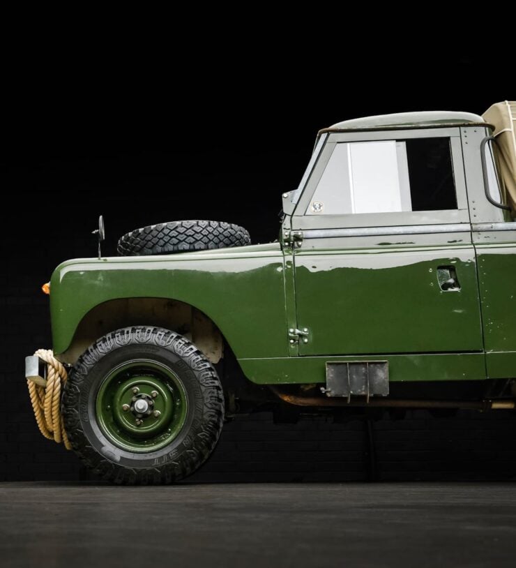 Land Rover Series II 20