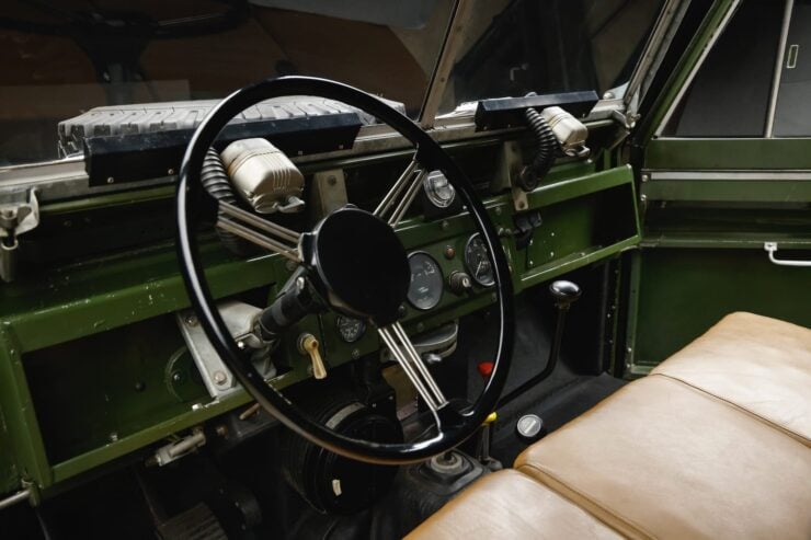 Land Rover Series II 26
