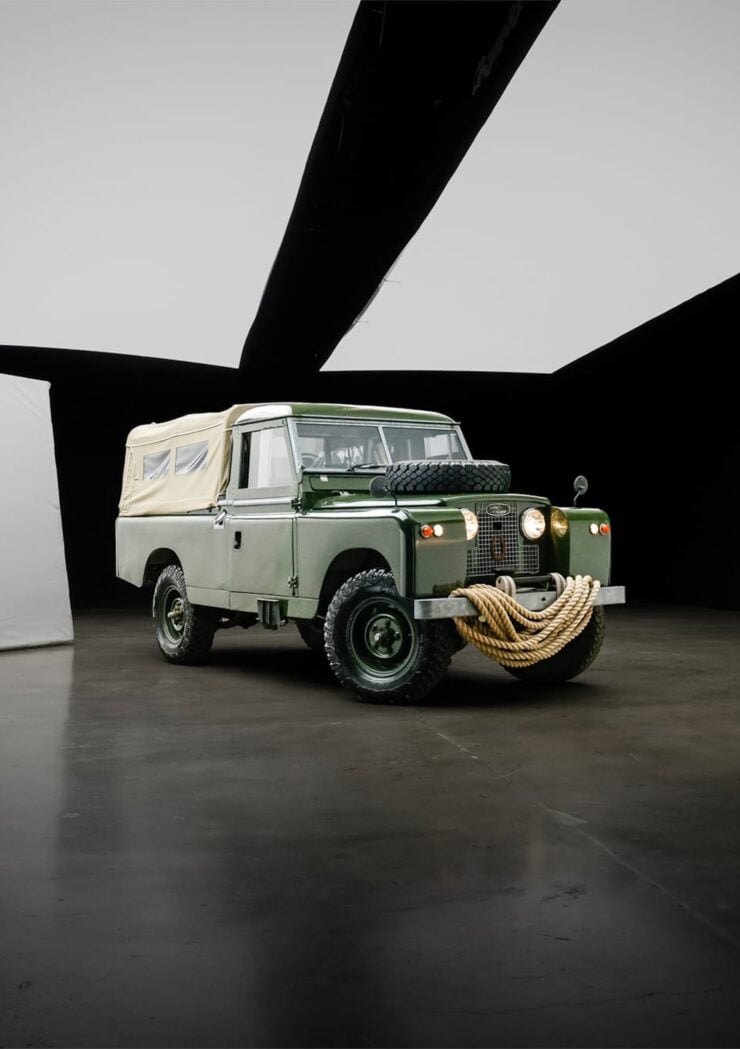Land Rover Series II 3