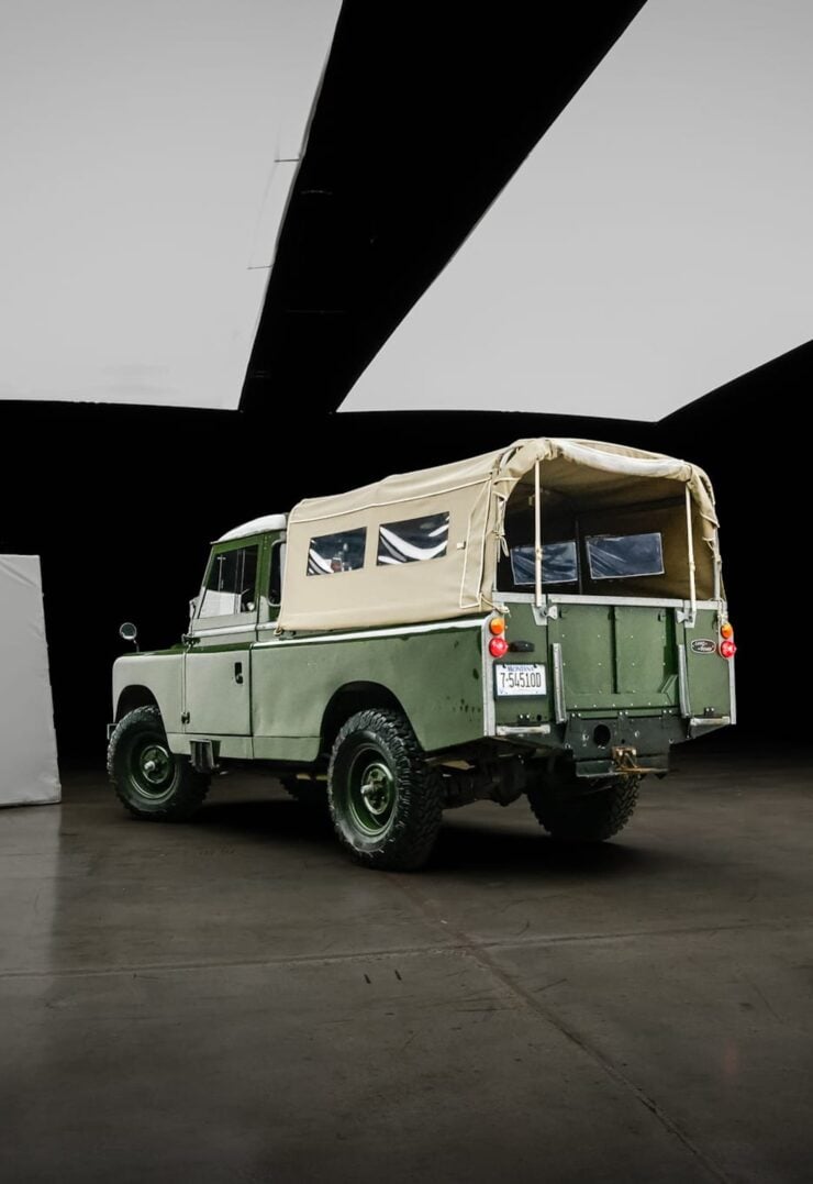 Land Rover Series II 6