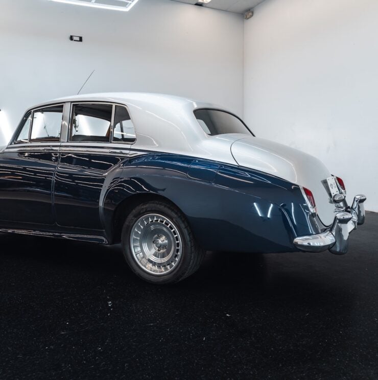 Rolls-Royce Silver Cloud Sleeper 11