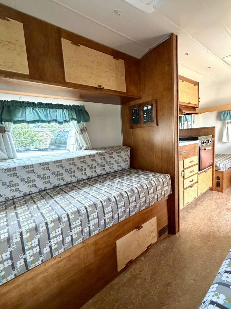 Silver Streak Sabre Travel Trailer 10