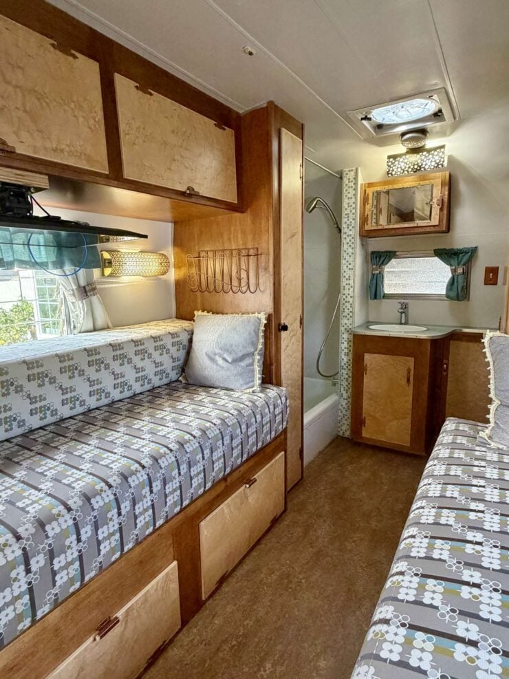 Silver Streak Sabre Travel Trailer 16