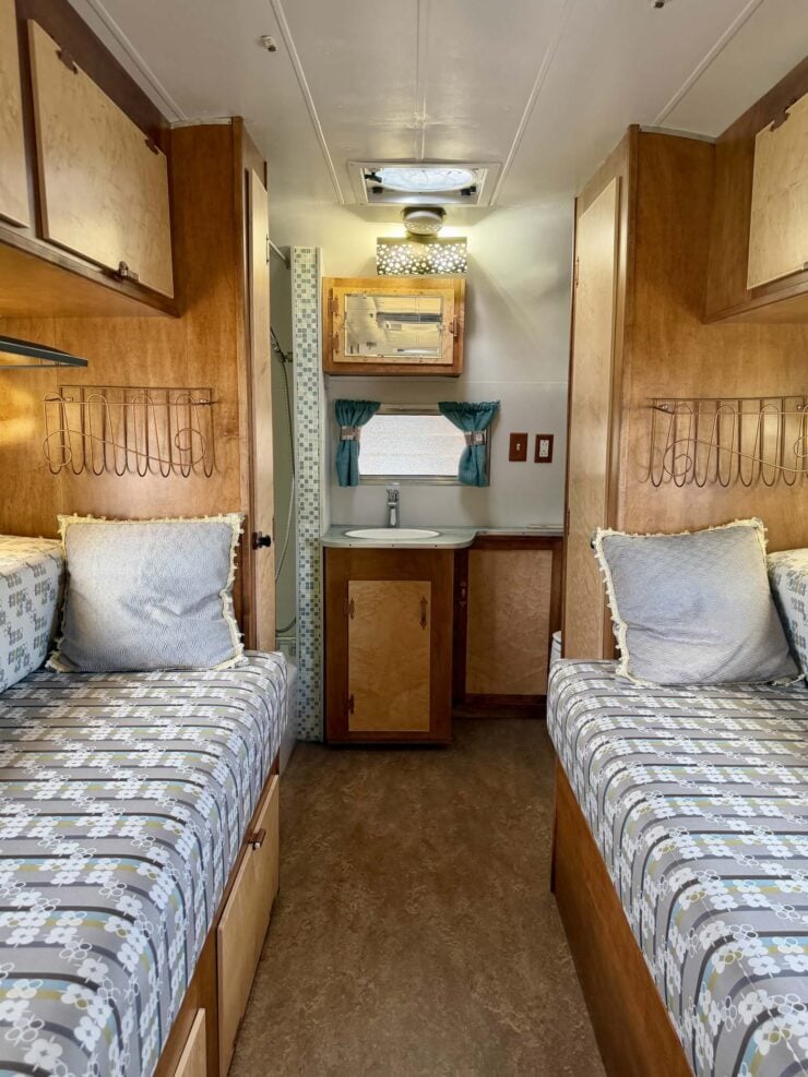 Silver Streak Sabre Travel Trailer 17