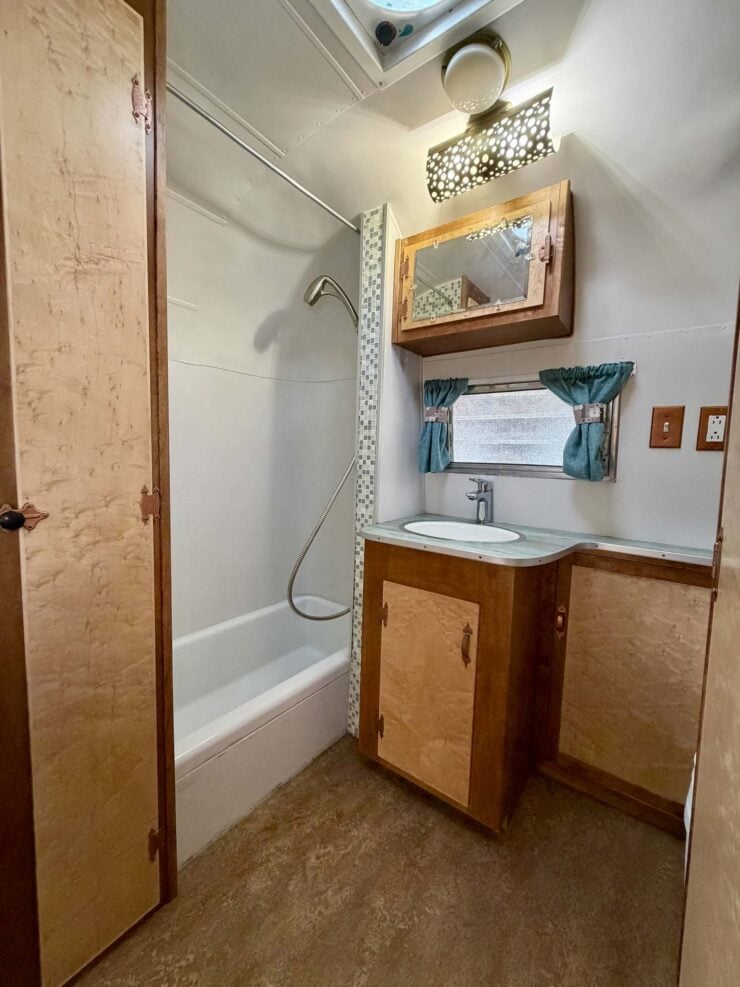 Silver Streak Sabre Travel Trailer 7