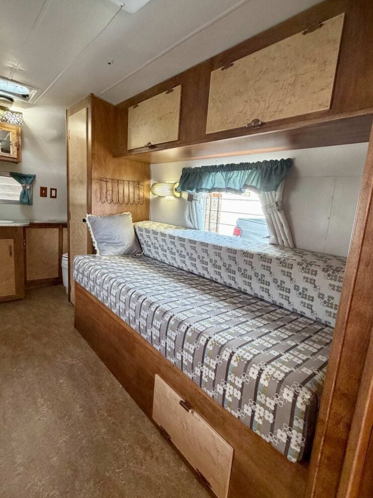 Silver Streak Sabre Travel Trailer 8