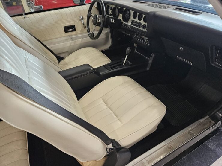 1977 Pontiac Firebird Trans Am 24