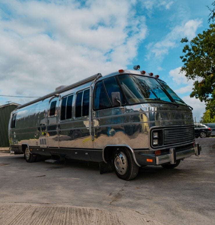 Airstream 310 Motorhome 21