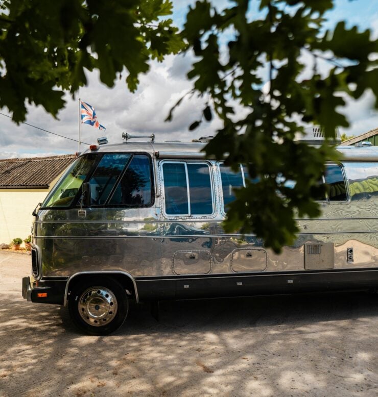 Airstream 310 Motorhome 8