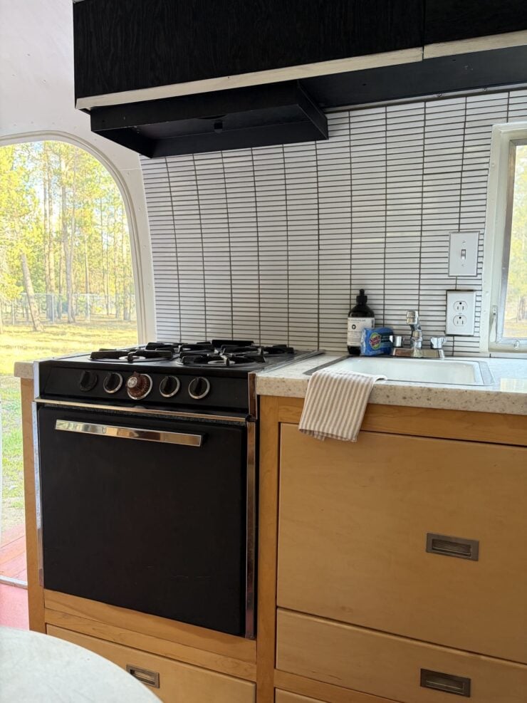 Airstream Globe Trotter Land Yacht 18