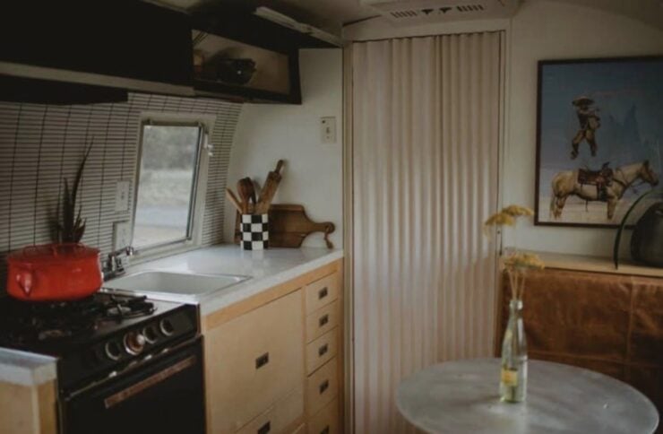 Airstream Globe Trotter Land Yacht 2