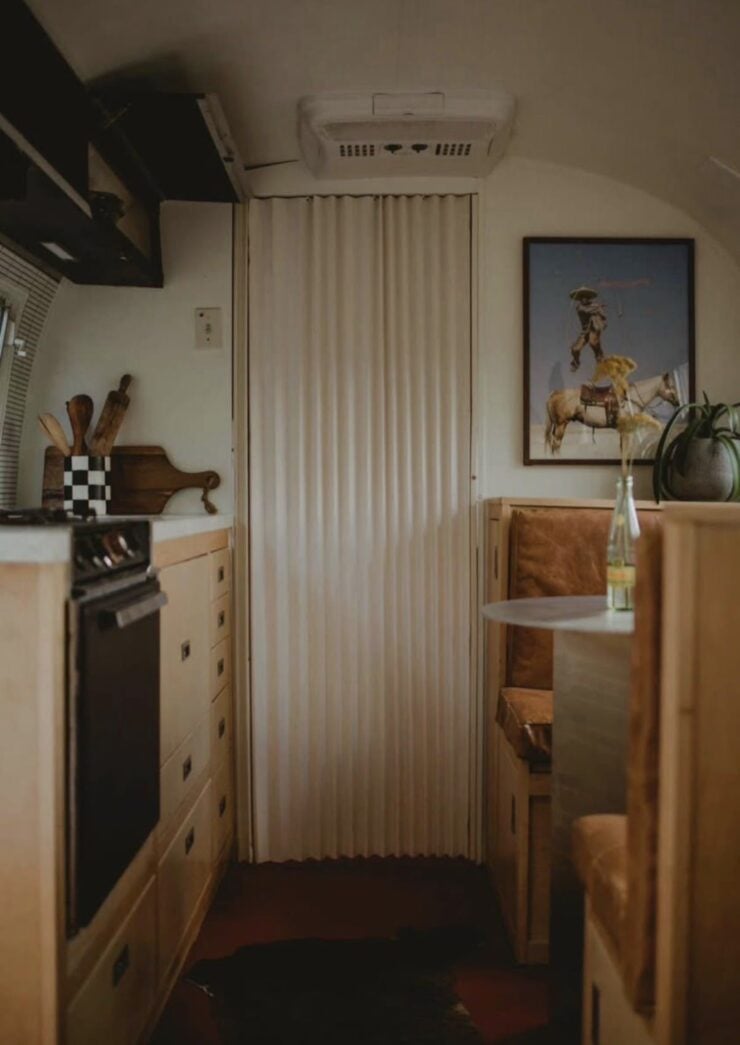 Airstream Globe Trotter Land Yacht 8