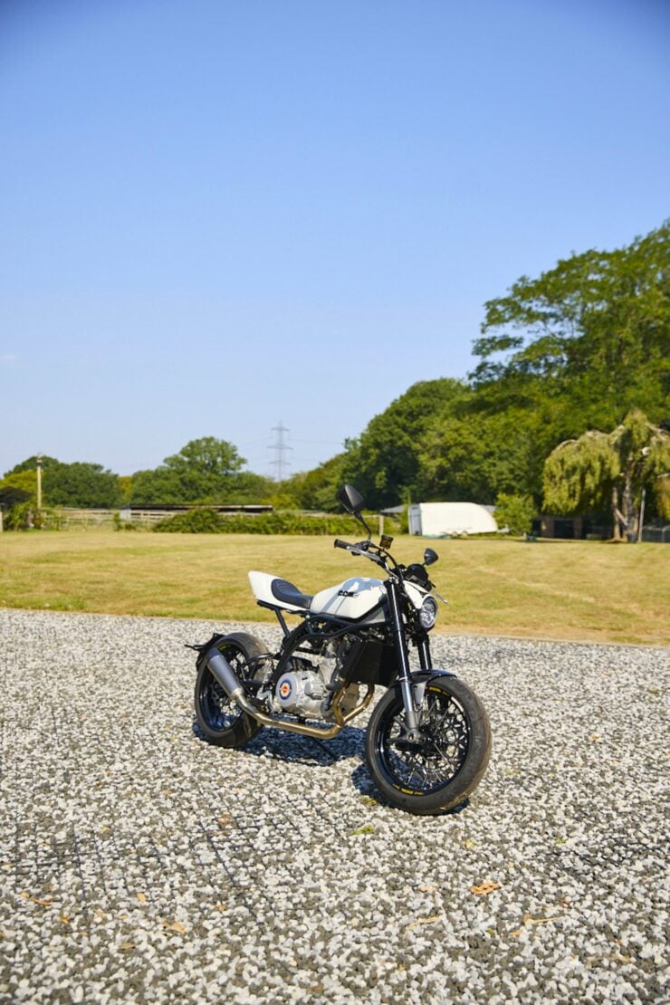 CCM Street Moto 600 Motorcycle 14