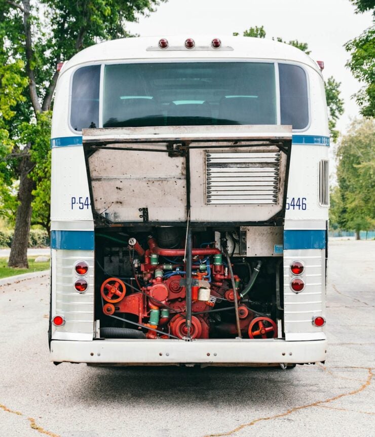 GMC PD4501 Scenicruiser Bus 13