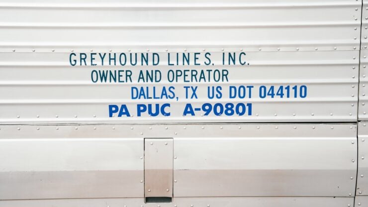 GMC PD4501 Scenicruiser Bus 18