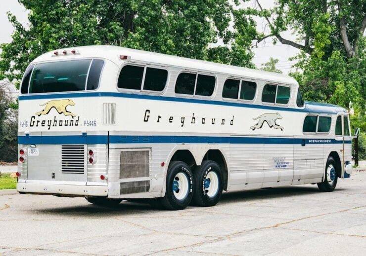 GMC PD4501 Scenicruiser Bus 20