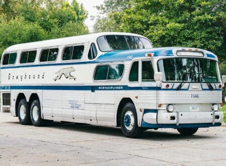 GMC PD4501 Scenicruiser Bus 4