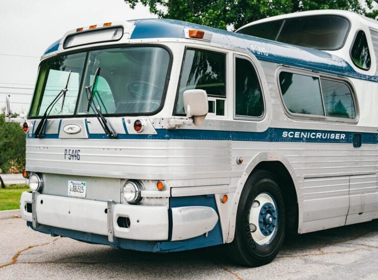 GMC PD4501 Scenicruiser Bus 5