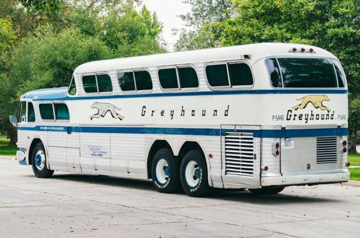 GMC PD4501 Scenicruiser Bus 8