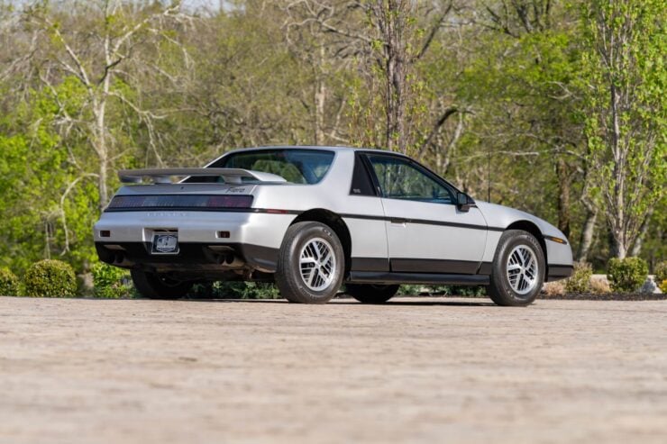 Pontiac Fiero SE 20