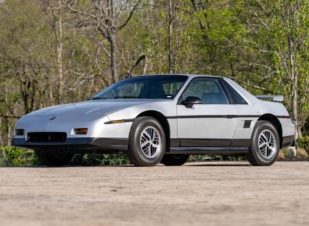 Pontiac Fiero SE