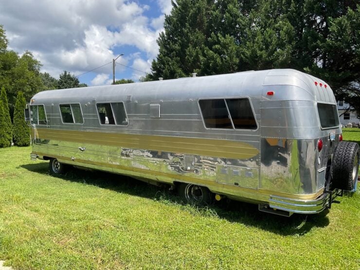 Streamline Travel Home RV 6