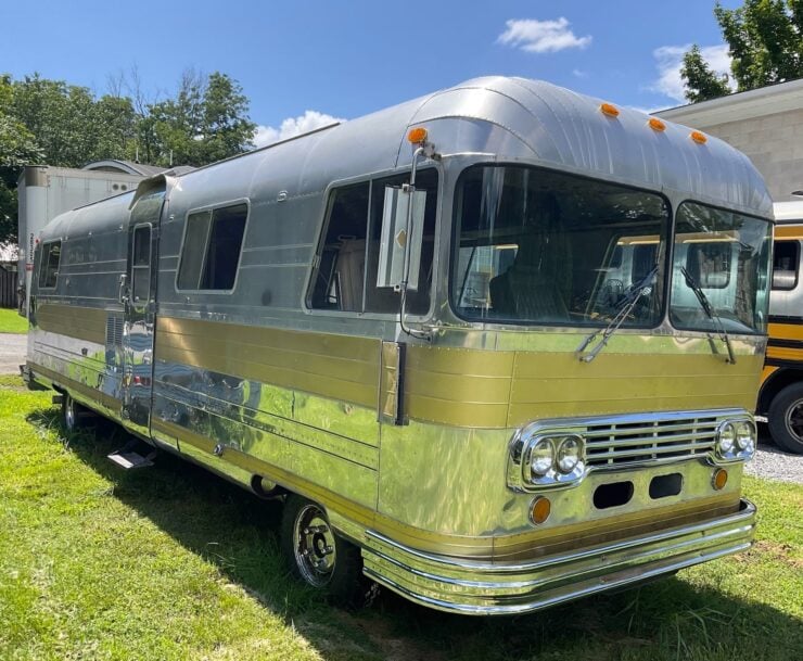 Streamline Travel Home RV 8
