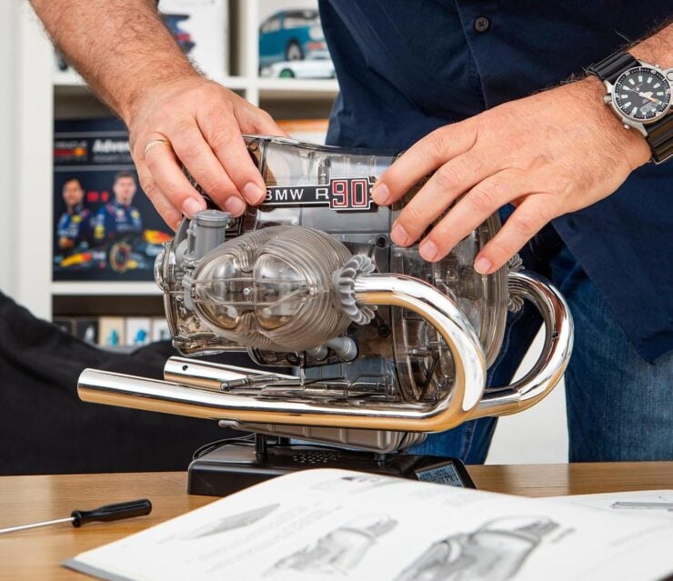 The Franzis BMW R90S Engine Model Kit 2