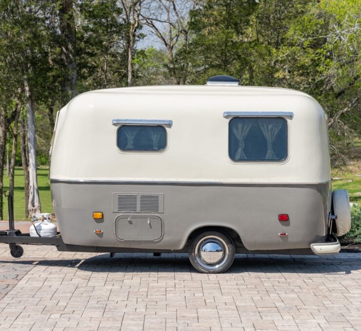 Volkswagen Bus 15 Window 12