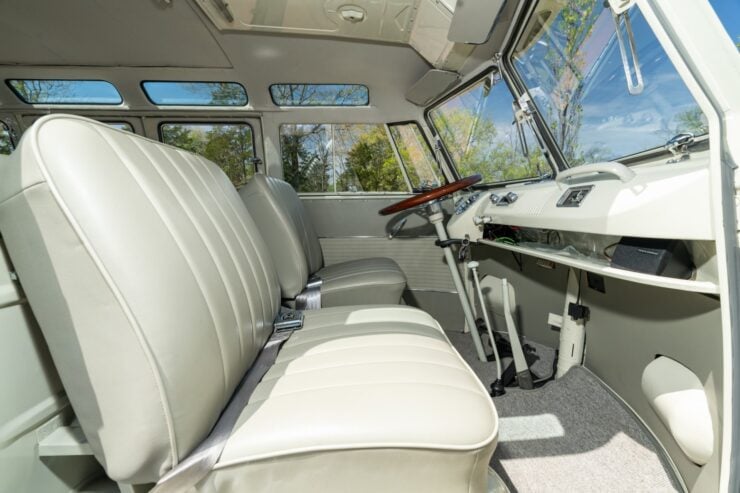 Volkswagen Bus 15 Window 21